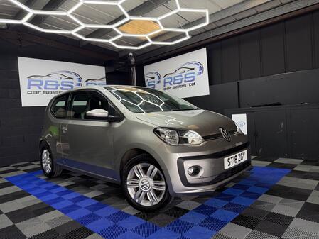 VOLKSWAGEN UP 1.0 BlueMotion Tech High up!