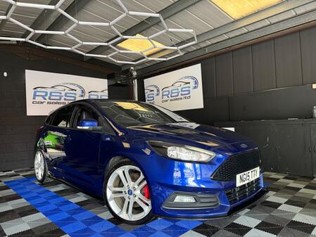 FORD FOCUS 2.0 T EcoBoost ST-2