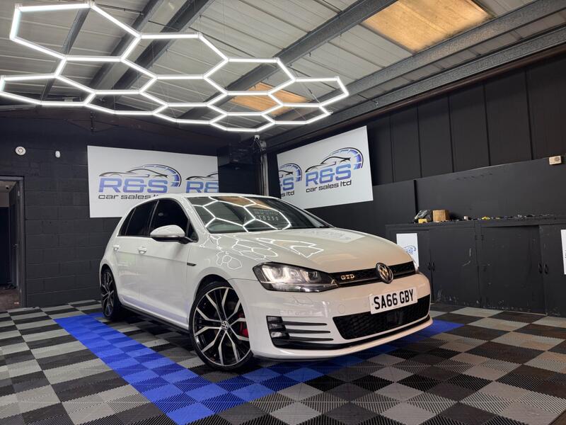 VOLKSWAGEN GOLF 2.0 TDI BlueMotion Tech GTD
