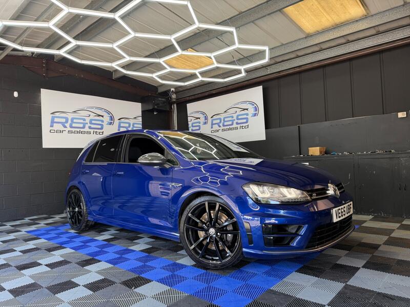 VOLKSWAGEN GOLF 2.0 TSI BlueMotion Tech R